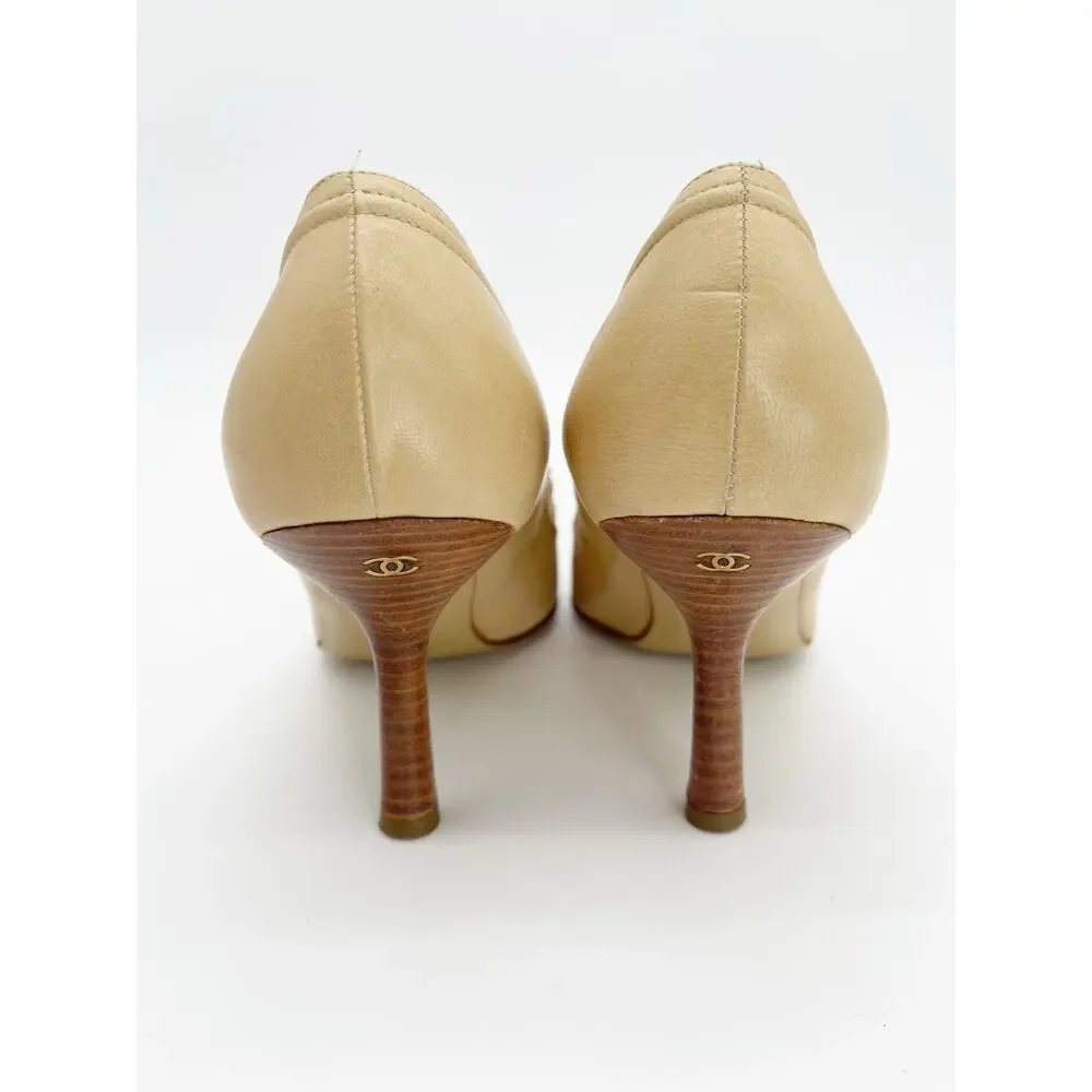 Chanel Vintage Retro Beige Leather Bow CC Logo Pointed Toe Heels Pumps EU 39